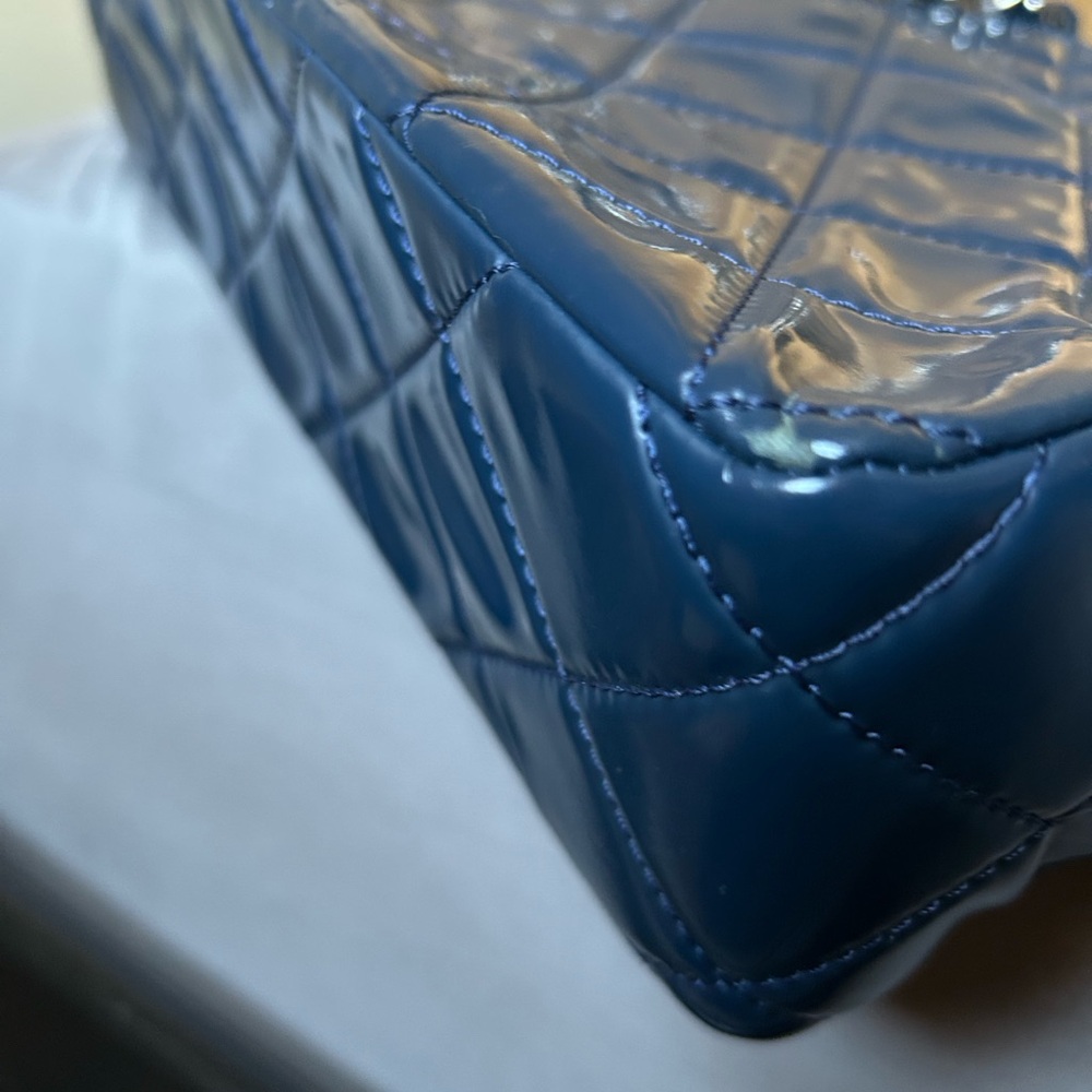 Authentic CHANEL patent quilted shoulder bag - Picture 11 of 14